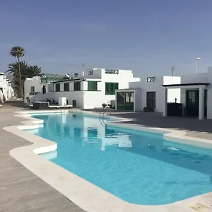 https://relax-pool-next-to-the-beach-apt.puertodelcarmen-hotels.org